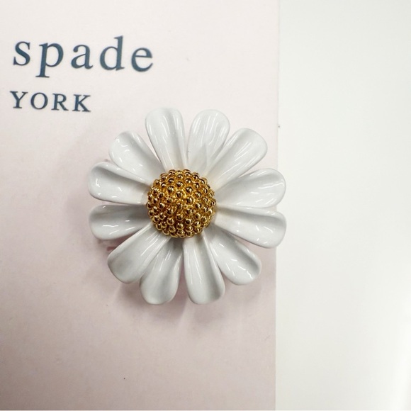 NWT Kate Spade Gold White Into The Bloom Stud Earrings - Picture 4 of 4